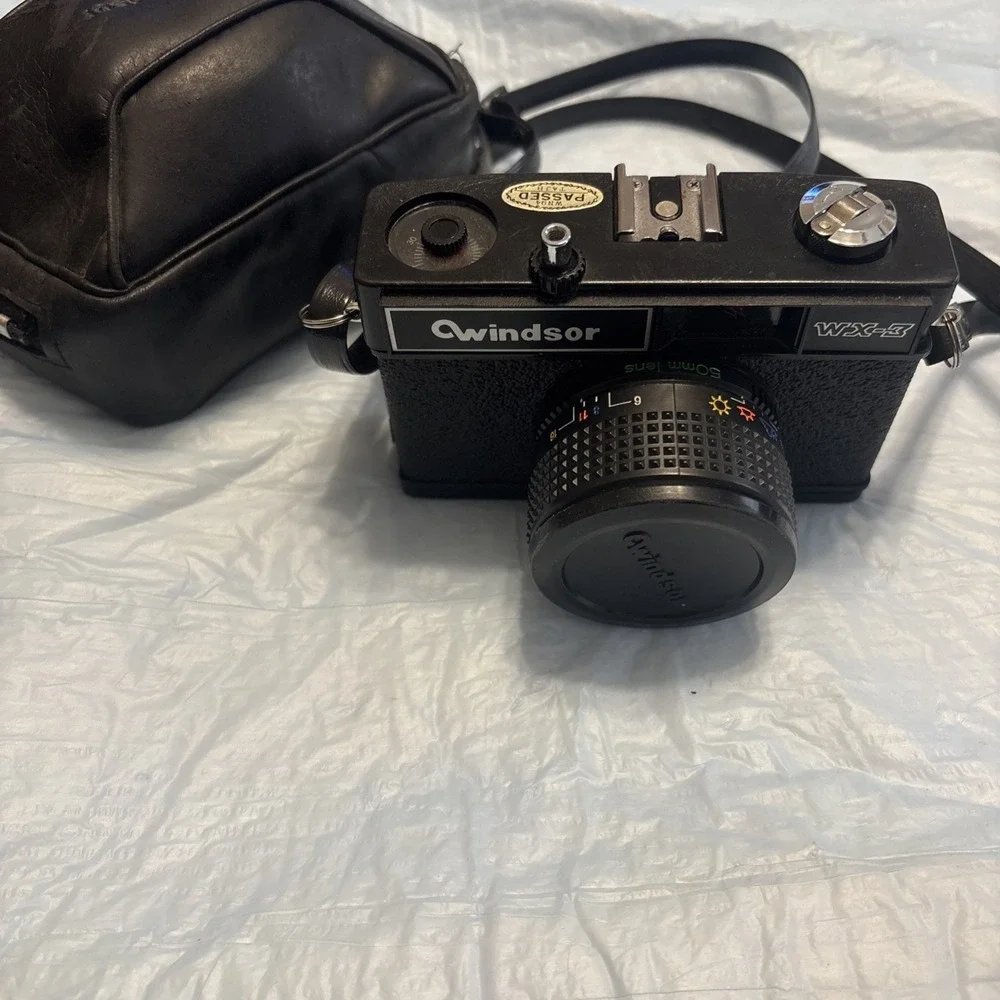 Windsor WX-3 35mm Film Camera w/ 50mm Lens – VTG  Japan – Cracked Untested Parts